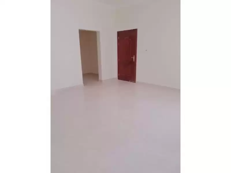 Résidentiel Propriété prête 1 chambre U / f Appartement  a louer au Doha #15151 - 1  image 
